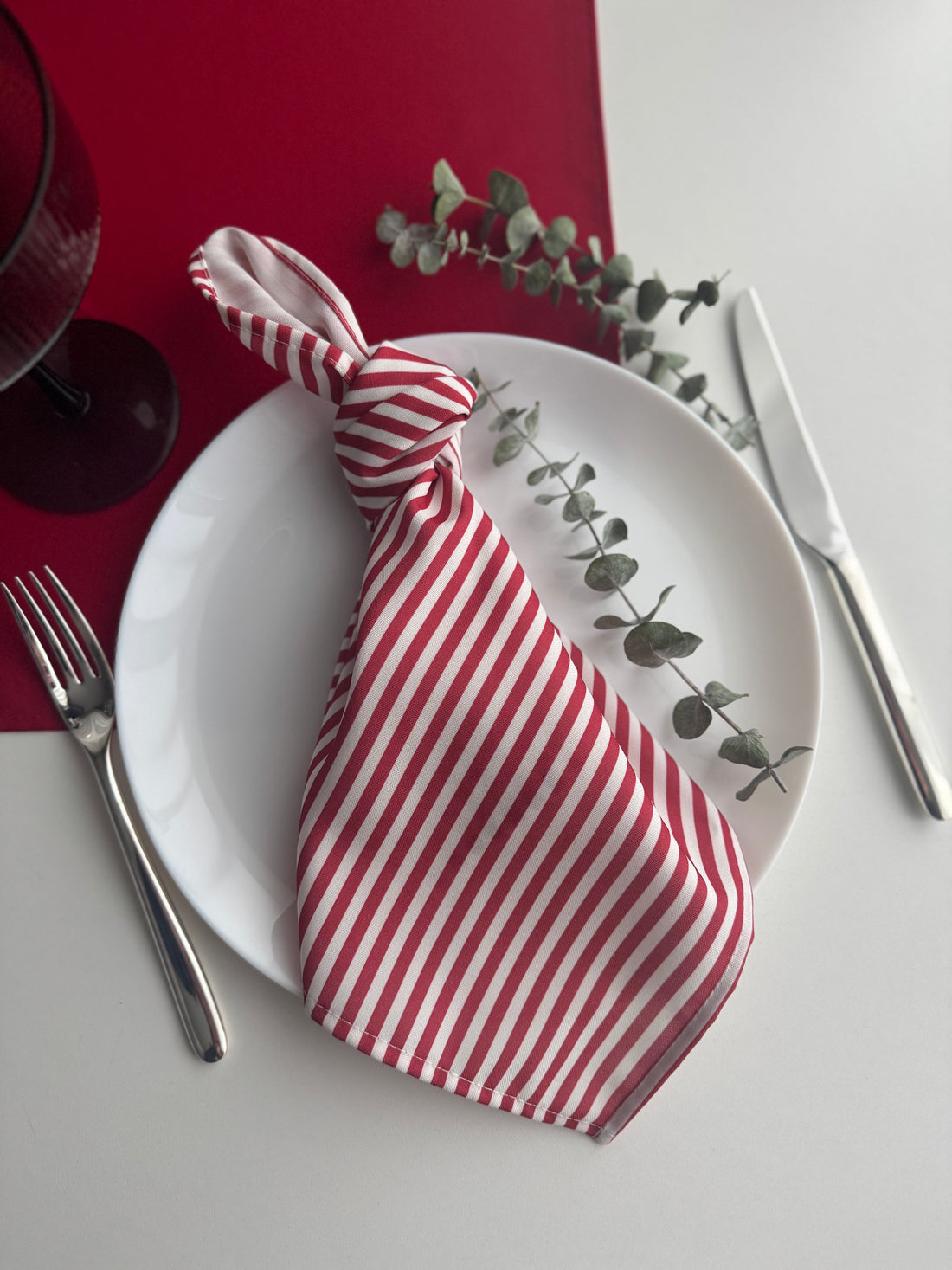 RAUDONI DRYŽIAI servetėlės