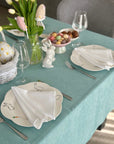Staltiesė “Mėtinė gaiva” matinio veliūro – pavasario gaiva Jūsų namams