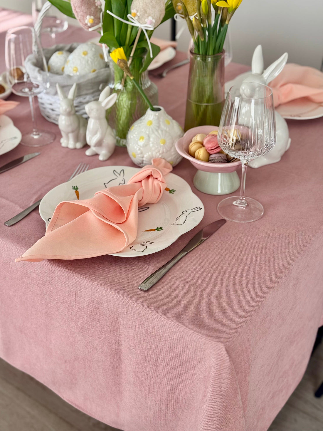Staltiesė „Rožinis švelnumas“ –romantiškas prisilietimas prie Jūsų stalo