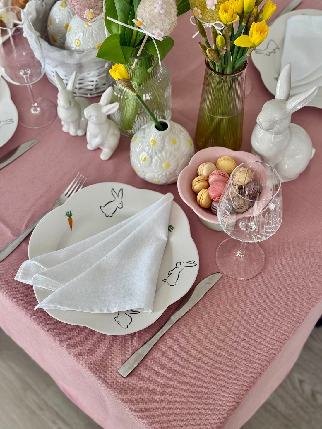 Staltiesė „Rožinis švelnumas“ –romantiškas prisilietimas prie Jūsų stalo