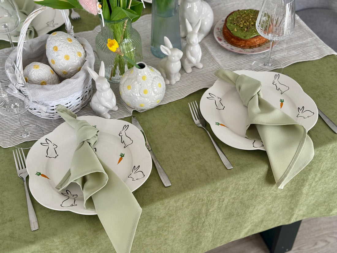 Staltiesė „Pistacijų žaluma“ – šviesus stalo akcentas iš matinio veliūro