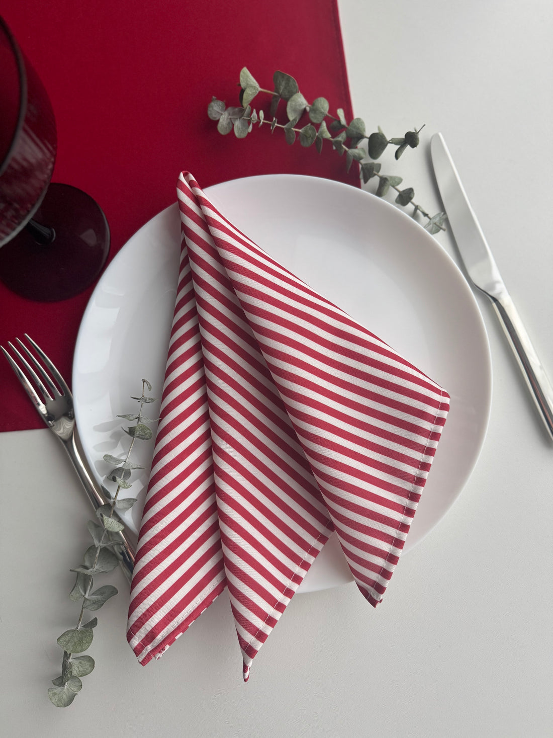 RAUDONI DRYŽIAI servetėlės