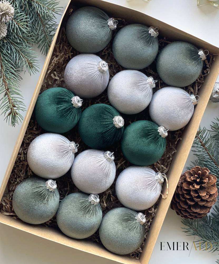 Kalėdinių aksominių žaisliukų 15 vnt rinkinys - Šalavijo, Sidbrinė, Emerald