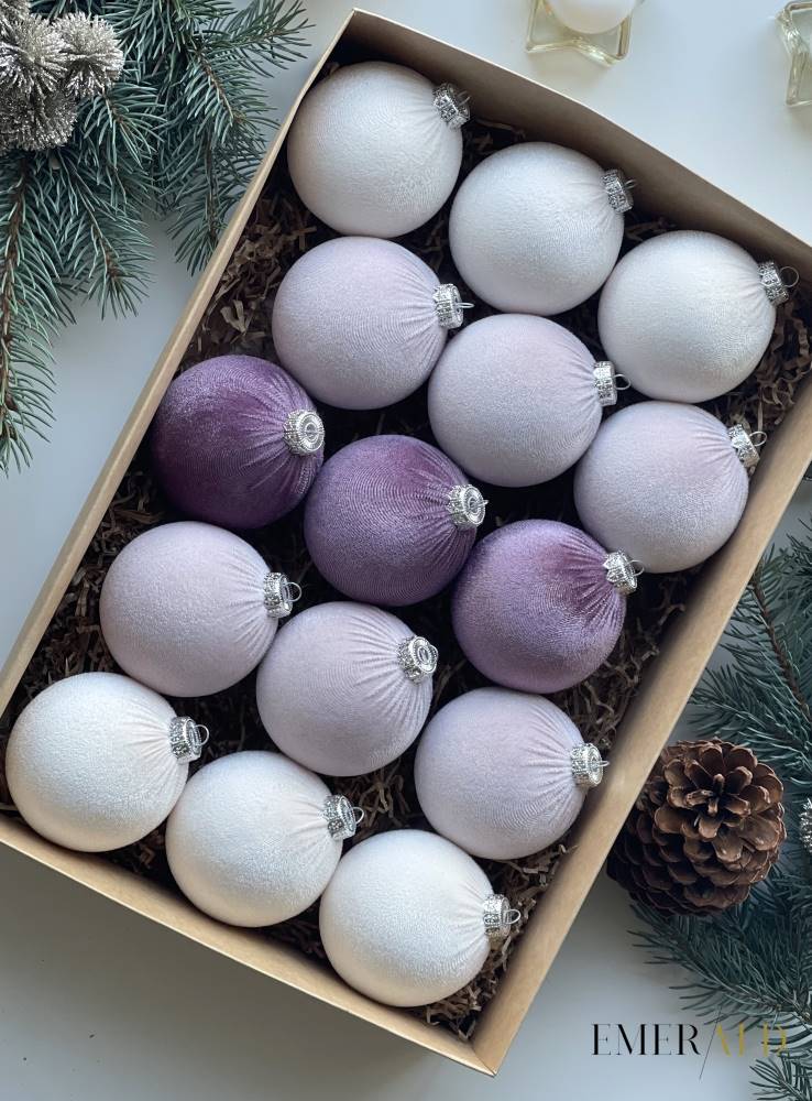 Kalėdinių aksominių žaisliukų 15 vnt rinkinys - Blukinta alyva, alyvine, Vanilinė