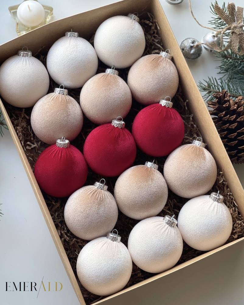 Kalėdinių aksominių žaisliukų 15 vnt rinkinys - Smėlio, Vanila, Raudona