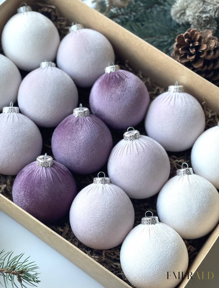 Kalėdinių aksominių žaisliukų 15 vnt rinkinys - Blukinta alyva, alyvine, Vanilinė