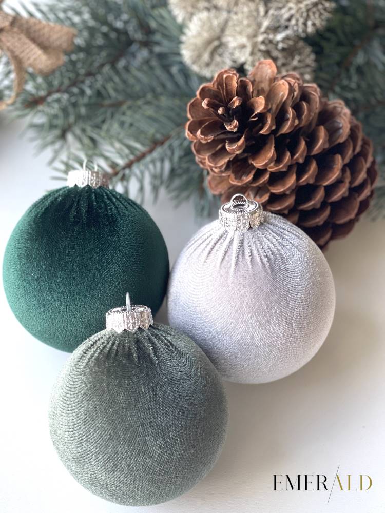 Kalėdinių aksominių žaisliukų 15 vnt rinkinys - Šalavijo, Sidbrinė, Emerald