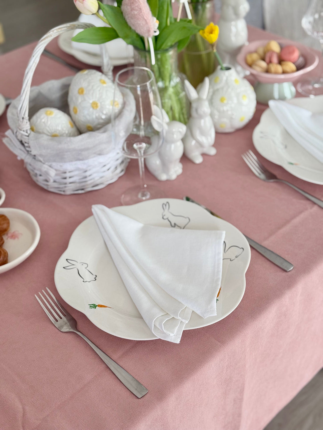 Staltiesė „Rožinis švelnumas“ –romantiškas prisilietimas prie Jūsų stalo