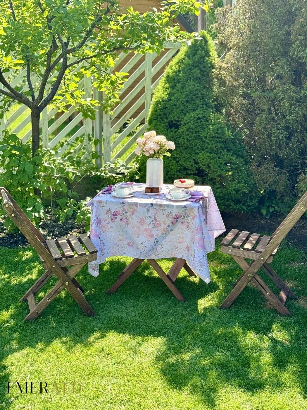 Field of roses staltiesė