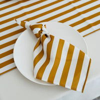 Garstyčių ir pieno baltos spalvos takelio bei servetėlių komplektas