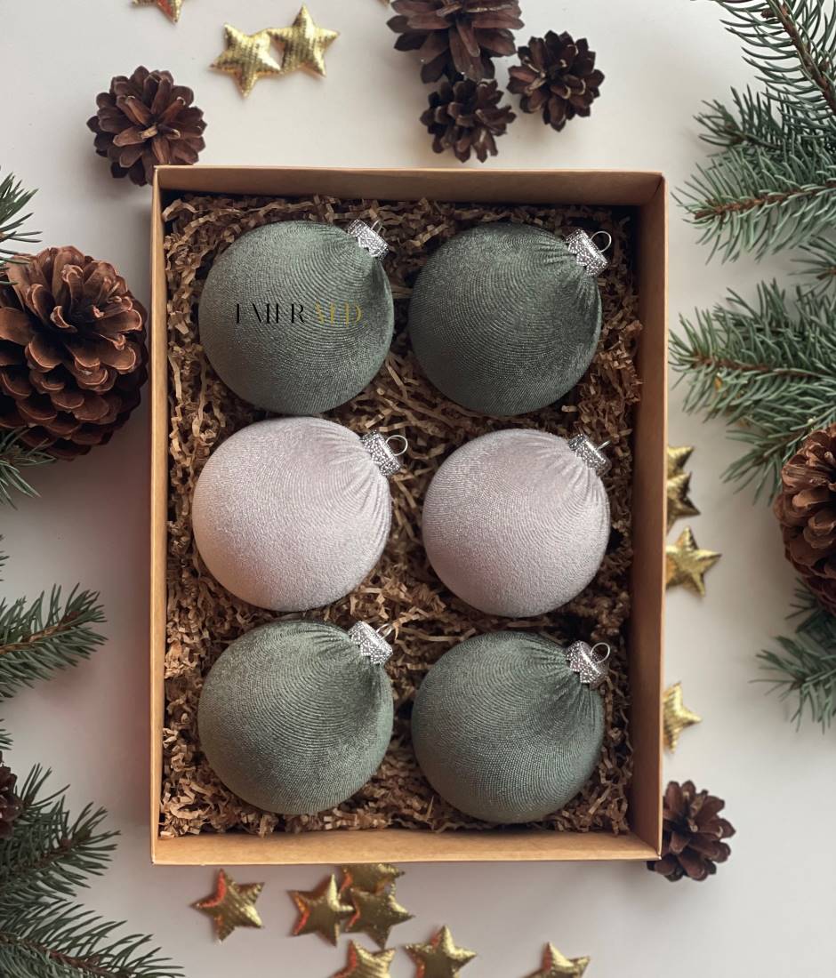 6 vnt - Aksominiai Kalėdų Eglutės Papuošimai - Šalavija, Šviesiai pilki