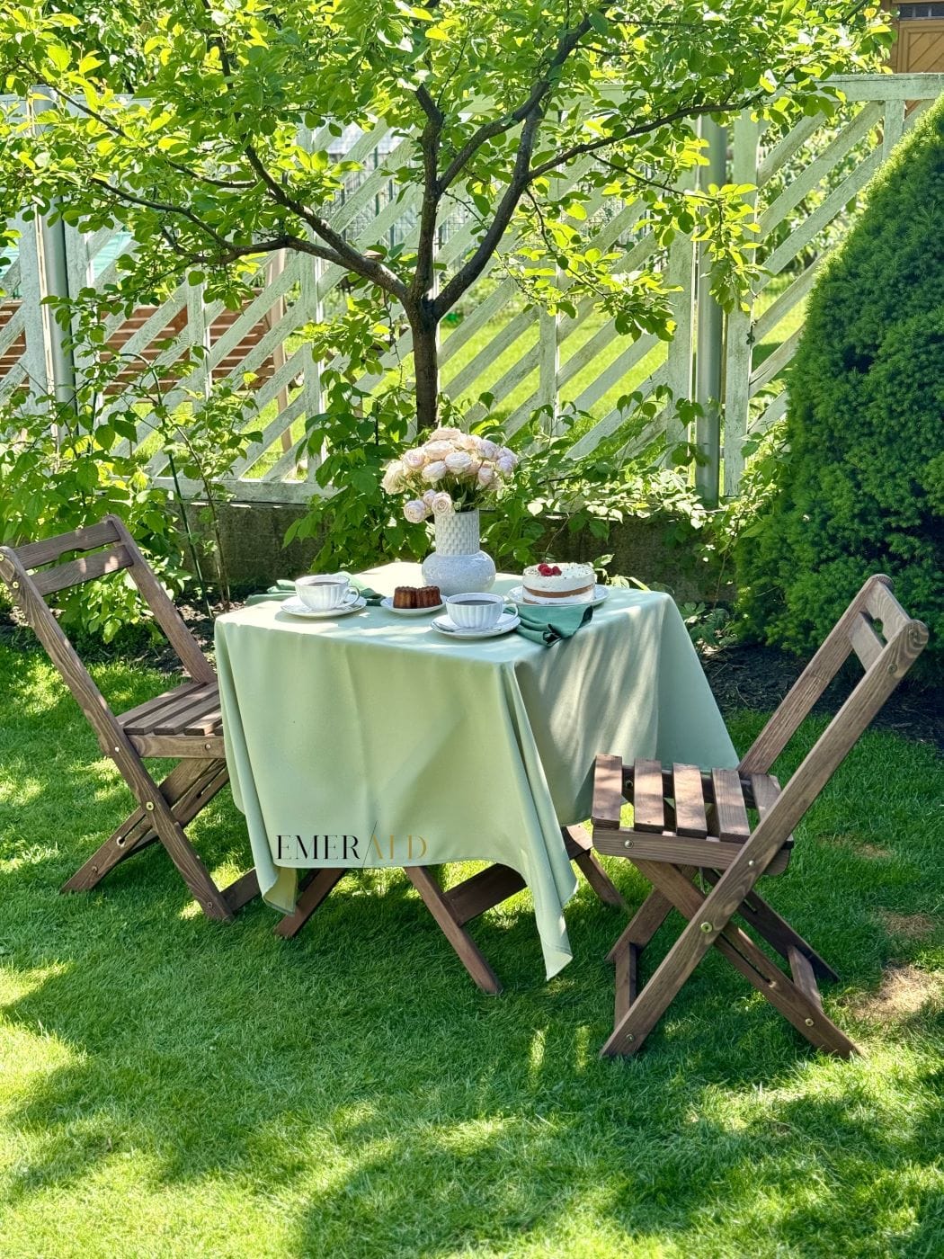 Pistacijų spalvos staltiesė