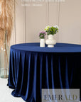 Tamsiai mėlynos spalvos banketinė staltiesė (aksomas)