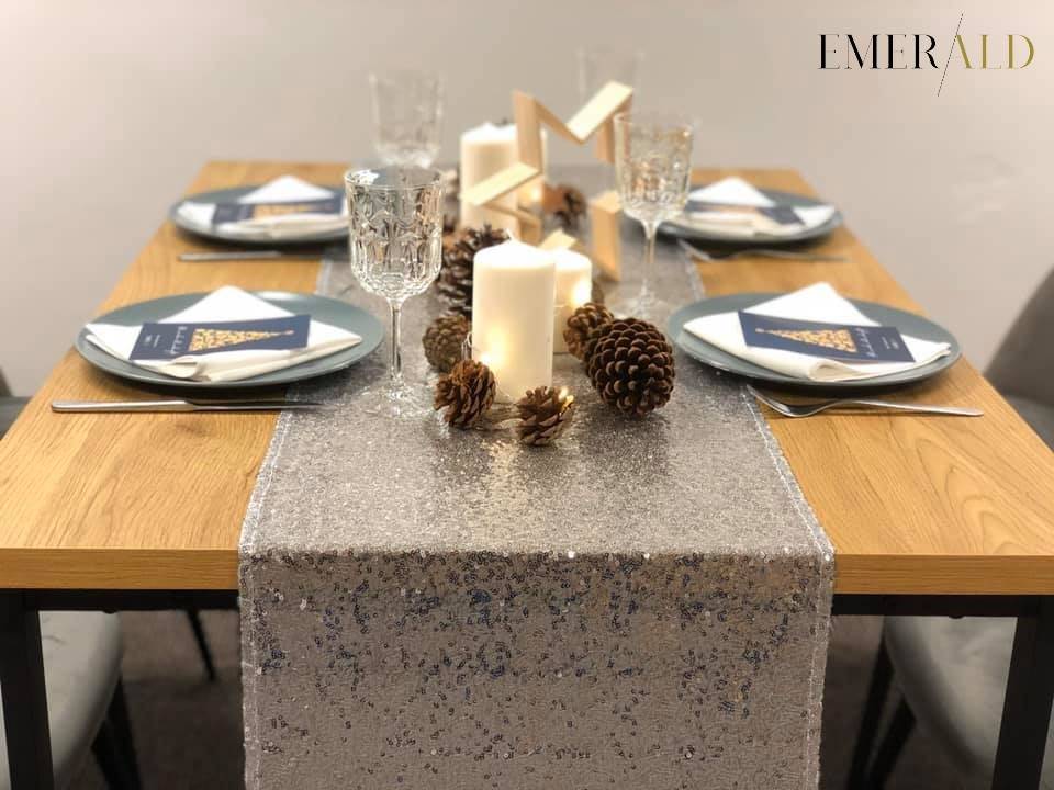 undefined EmeraldLT Blizgus sidabro spalvos stalo takelis Aksominis takelis EmeraldLT.