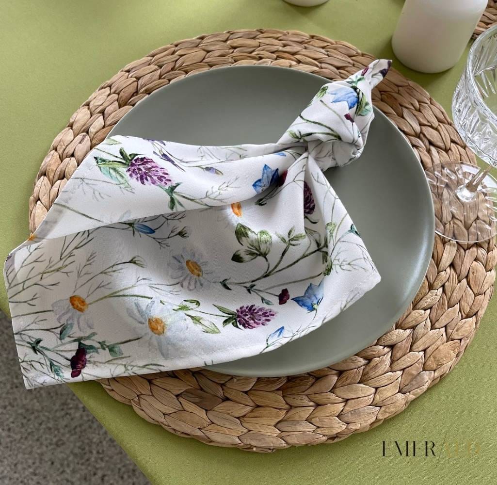 "Pievų gėlės" servetėlės