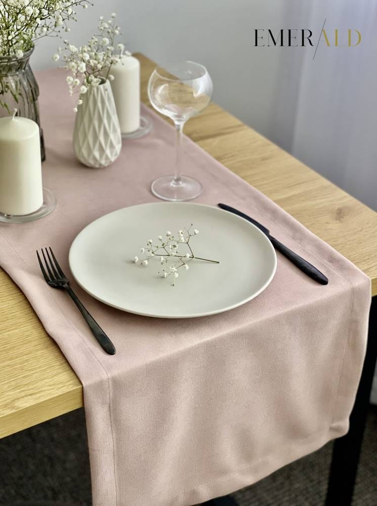 undefined EmeraldLT Pelenų rožinės spalvos veliūrinis pietų stalo takelis  EmeraldLT.