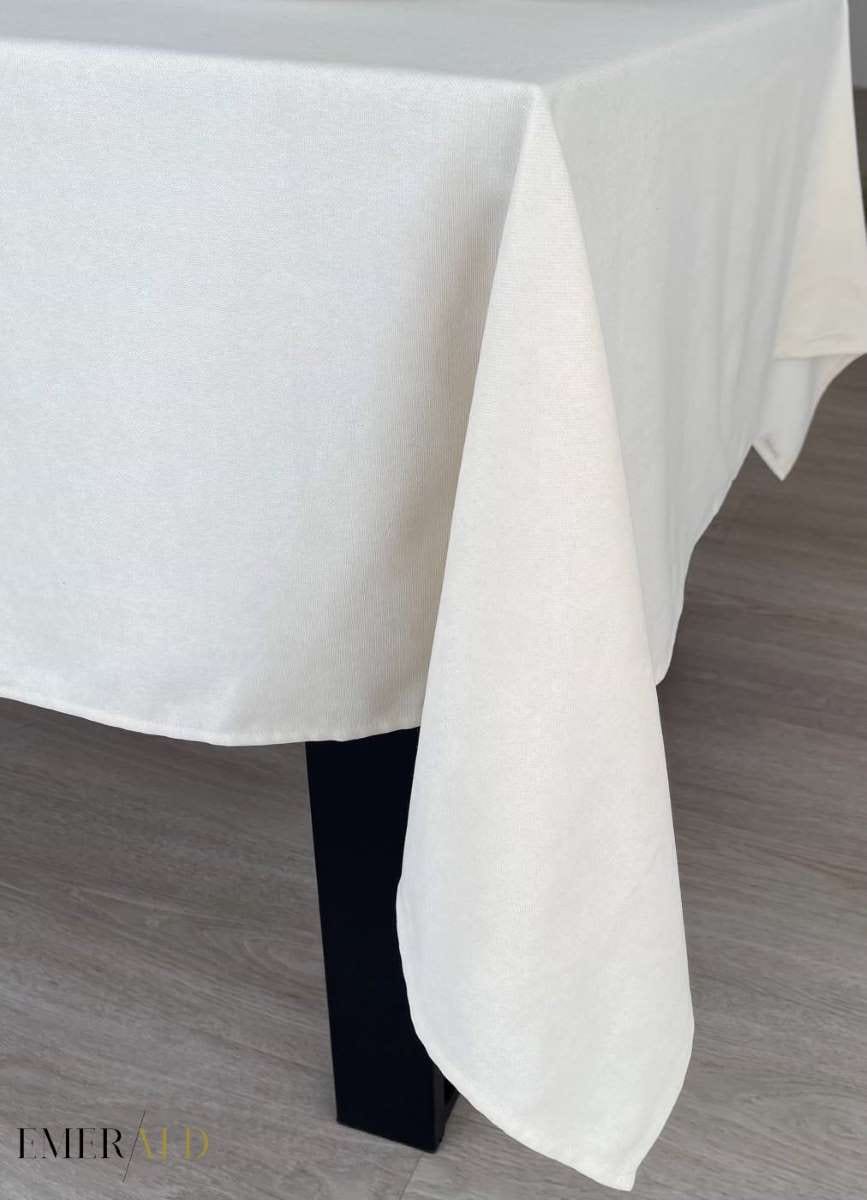 Pieno baltos spalvos veliūrinė staltiesė