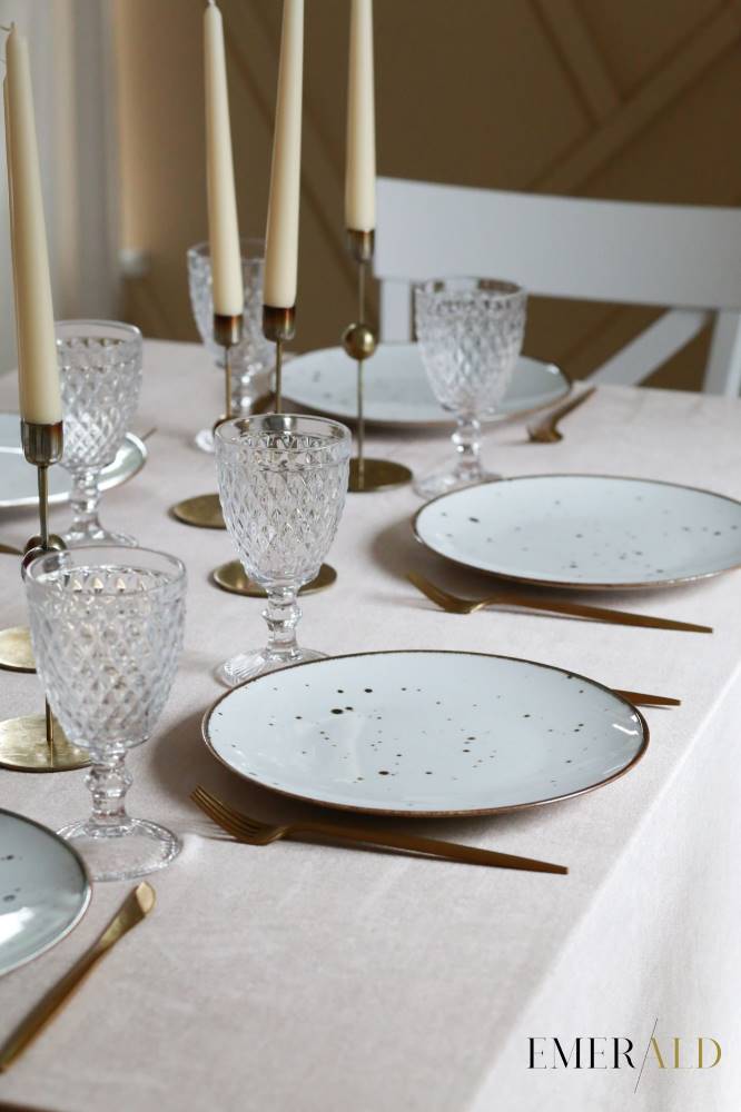 undefined EmeraldLT Aksominė balintos kavos spalvos Staltiesė Aksominė staltiesė EmeraldLT.