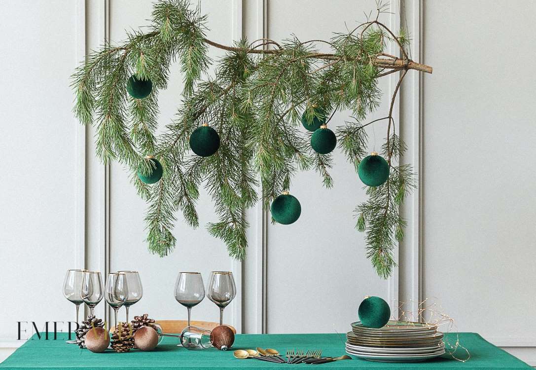 smaragdinės kalėdų eglutės dekoracijos