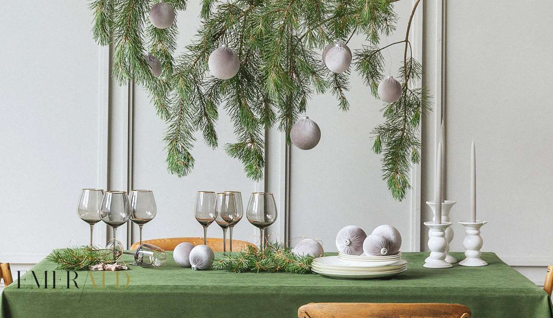 aksominiai pilki kalediniai papuosimai