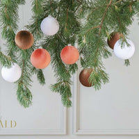 Oranžinės spalvos dekoravimo žaisliukų rinkinys