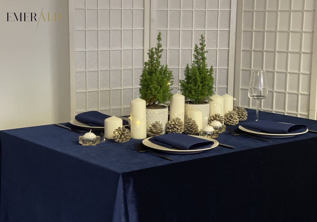 EmeraldLT Aksominė staltiesė Tamsiai mėlynos spalvos aksominė staltiesė Emerald stalo tekstile