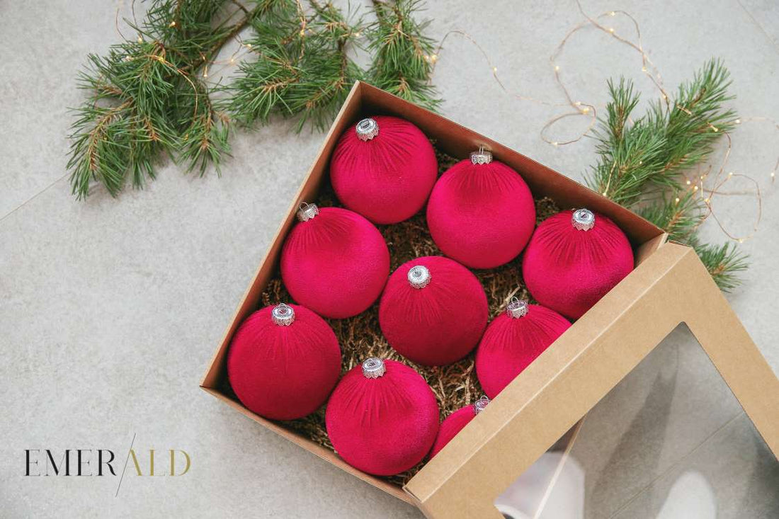 Bordo spalvos Klalėdiniai žaisliukai