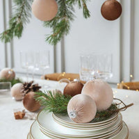 Rudos spalvos dekoravimo žaisliukų rinkinys