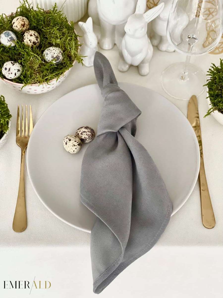 Pilkos spalvos matinio veliuro servetėlės