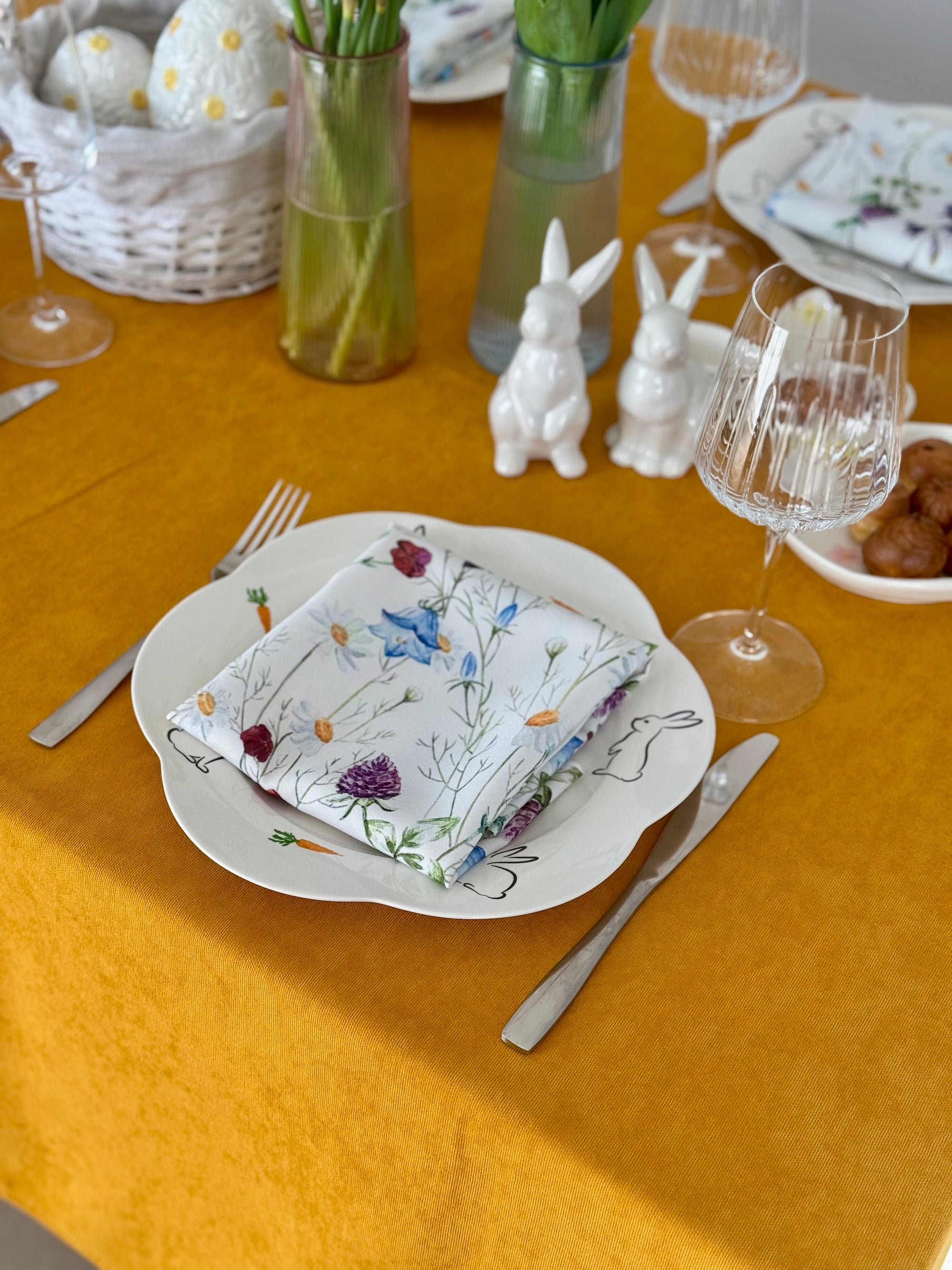 Staltiesė „Garstyčių šiluma“ – matinio veliūro jaukumas jūsų stalui