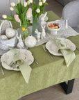 Pistacijų spalvos banketinė staltiesė (matinis veliūras)