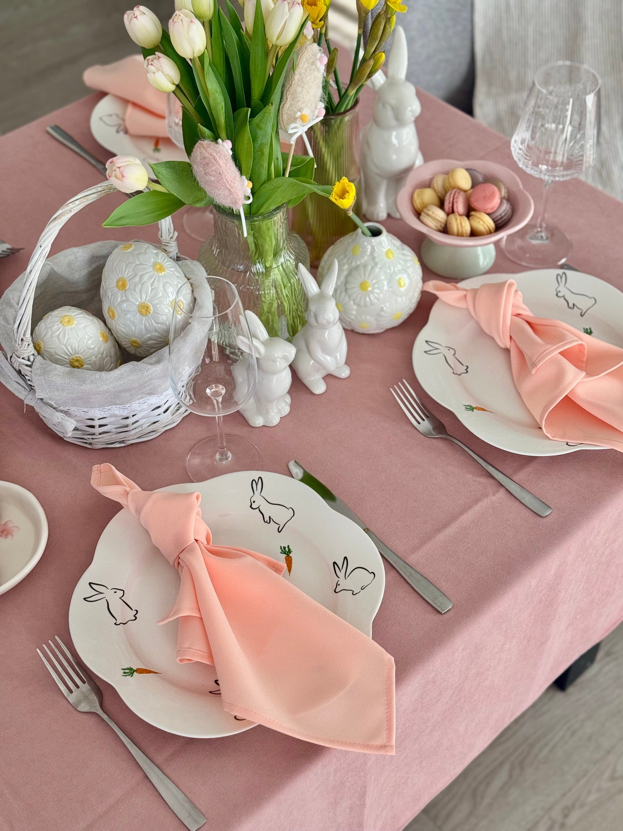 Staltiesė „Rožinis švelnumas“ –romantiškas prisilietimas prie Jūsų stalo