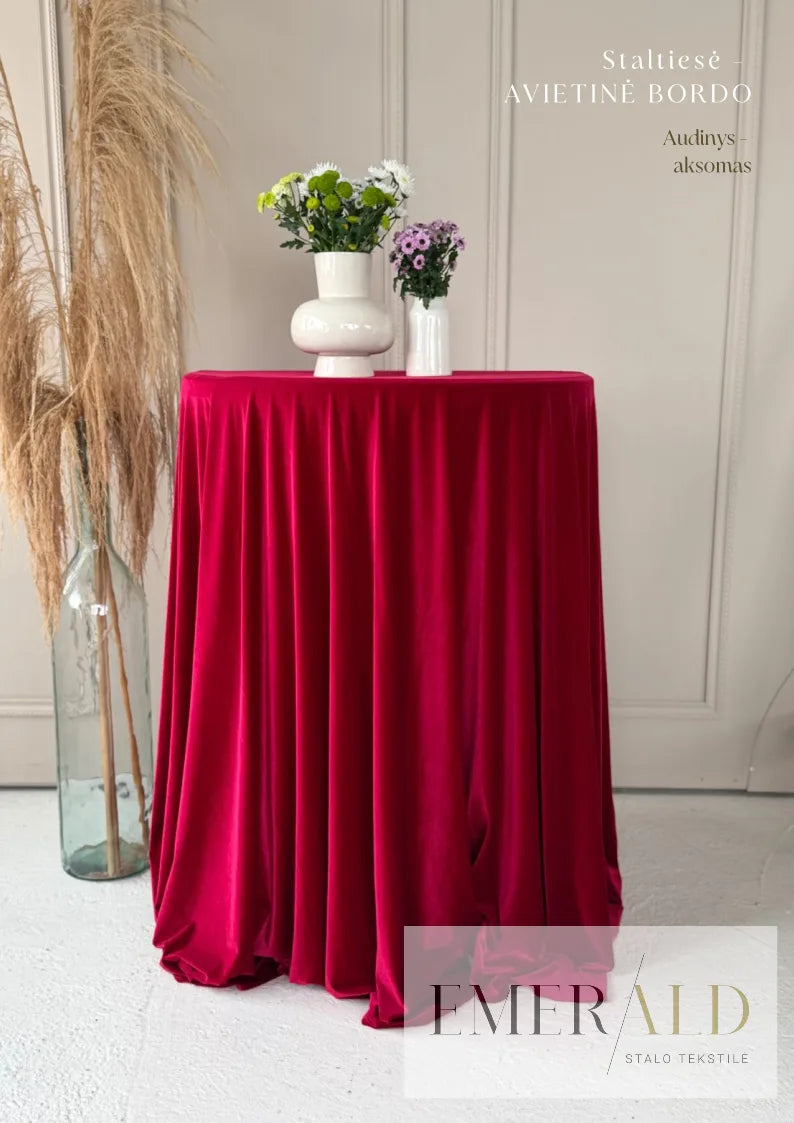 Avietinės bordo spalvos banketinė staltiesė (aksomas)