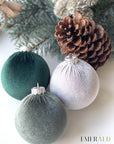 Kalėdinių aksominių žaisliukų 15 vnt rinkinys - Šalavijo, Sidbrinė, Emerald