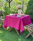 Fuksijos spalvos staltiesė