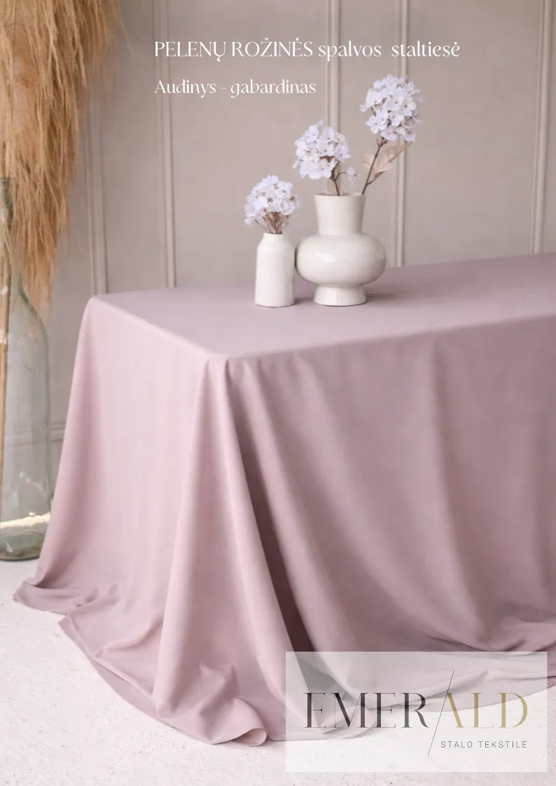 Šviesiai pelenų rožinės spalvos staltiesė (gabardinas)