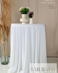 Pieno baltos spalvos banketinė staltiesė (aksomas)