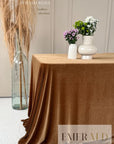 Šviesiai rudos spalvos staltiesė (audinys aksomas)