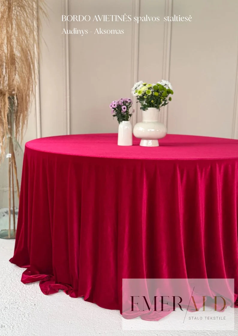 Avietinės bordo spalvos banketinė staltiesė (aksomas)