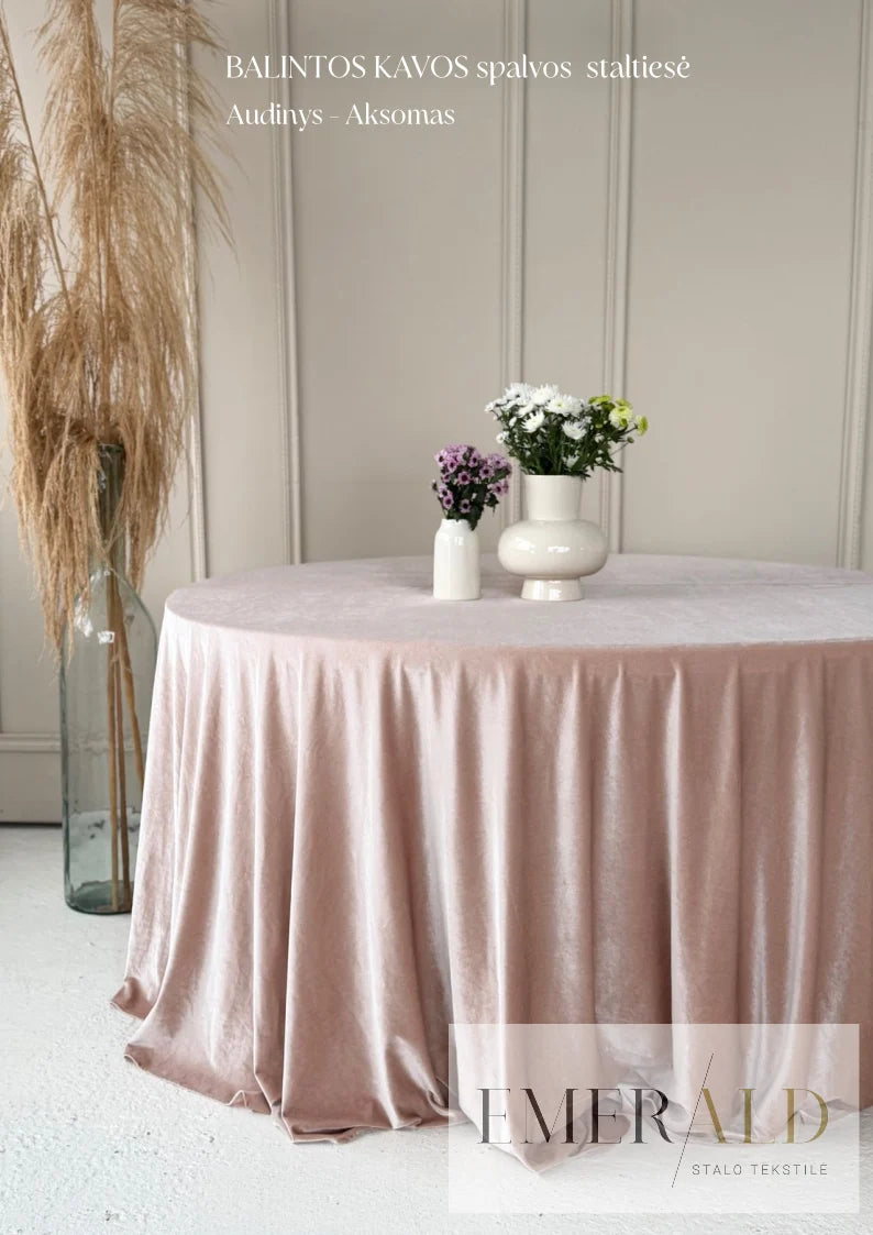 Balintos kavos spalvos banketinė staltiesė (aksomas)
