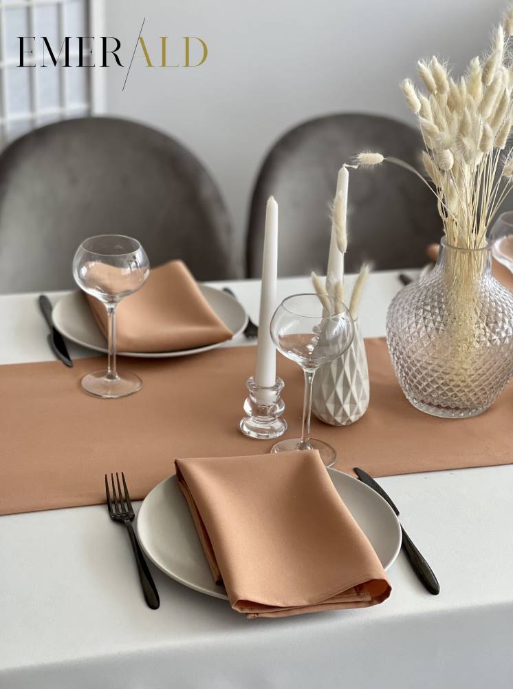 undefined EmeraldLT Rausvai rudos spalvos stalo takelis Takelis EmeraldLT.