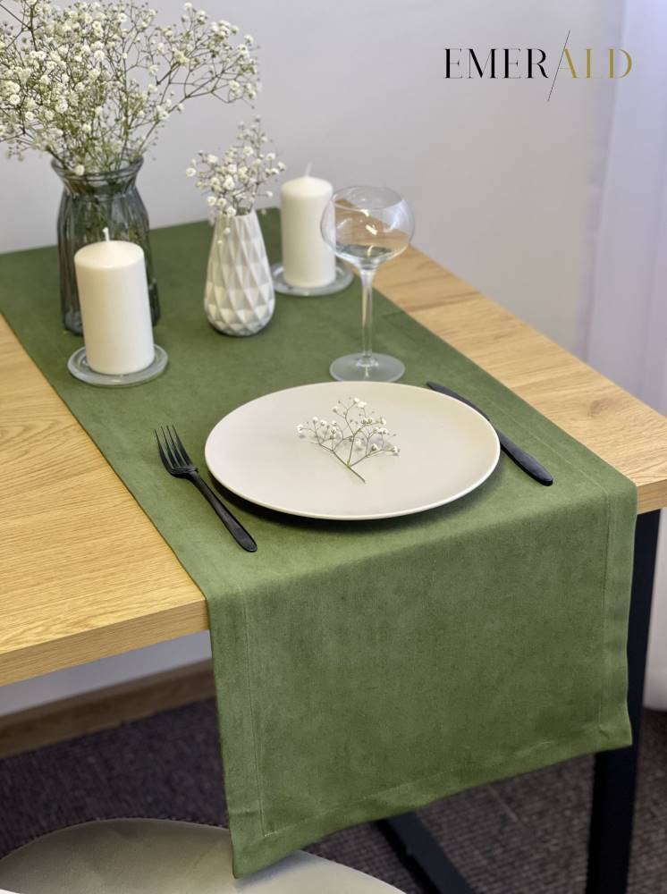 undefined EmeraldLT Samanų spalvos veliūrinis pietų stalo takelis  EmeraldLT.