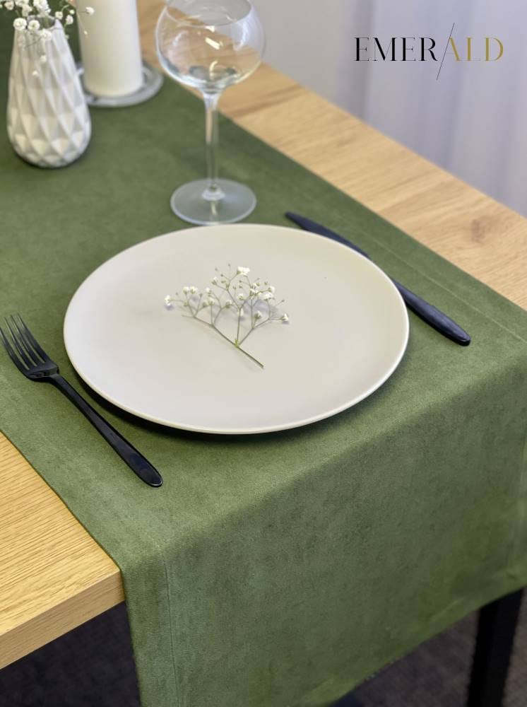 undefined EmeraldLT Samanų spalvos veliūrinis pietų stalo takelis  EmeraldLT.