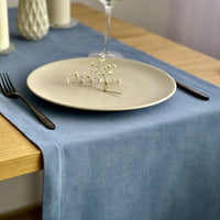 undefined EmeraldLT Dūminės mėlynos spalvos veliūrinis pietų stalo takelis  EmeraldLT.