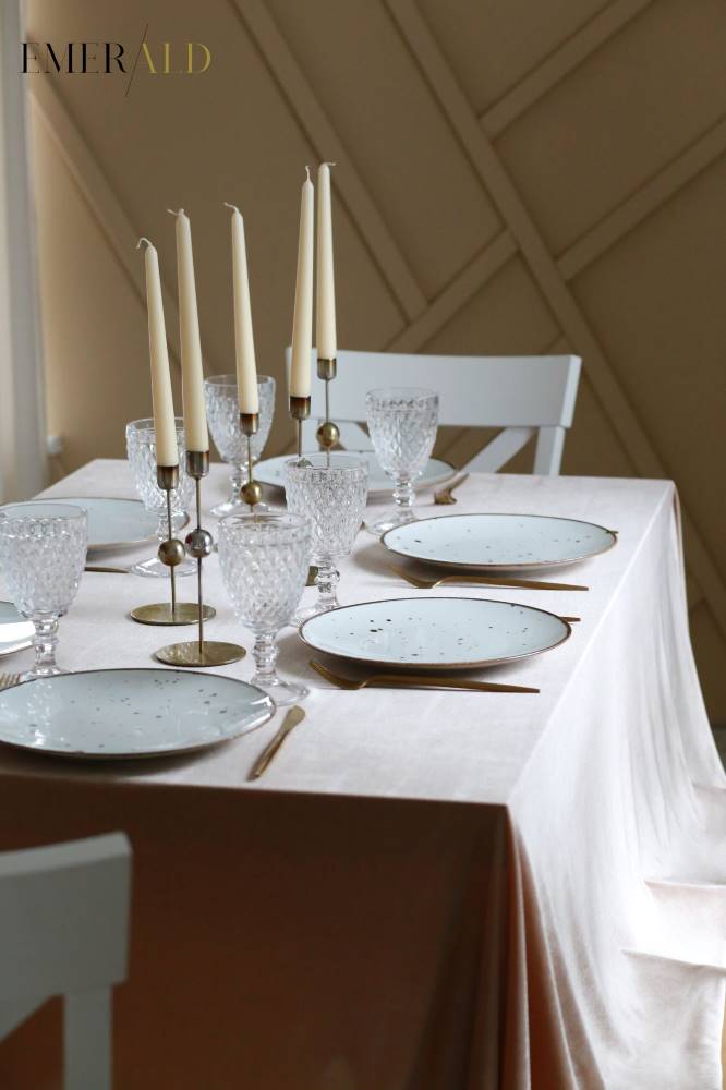 undefined EmeraldLT Aksominė balintos kavos spalvos Staltiesė Aksominė staltiesė EmeraldLT.