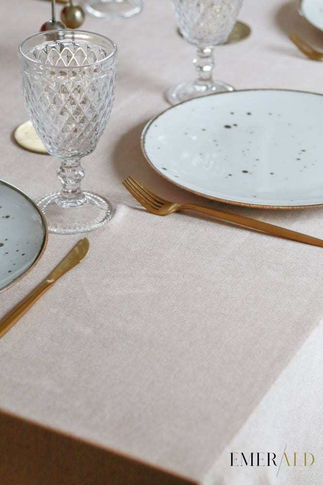 undefined EmeraldLT Aksominė balintos kavos spalvos Staltiesė Aksominė staltiesė EmeraldLT.