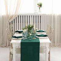 Smaragdinės spalvos stalo takelis