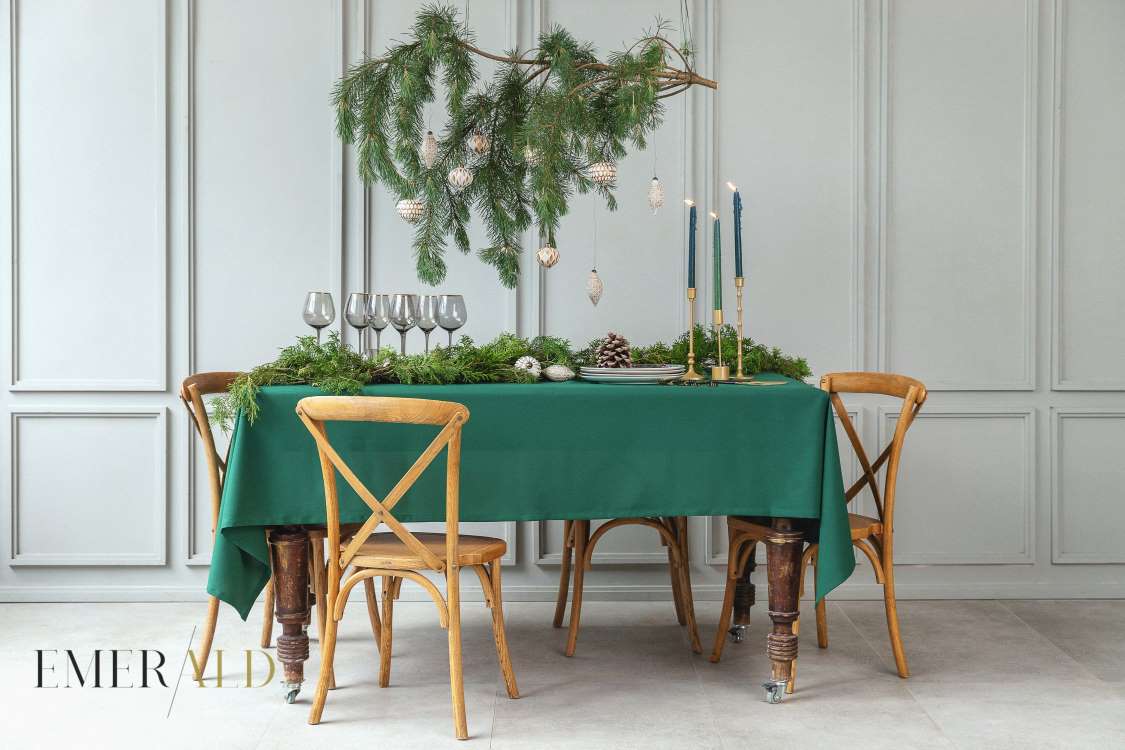 Smaragdines spalvos staltiese