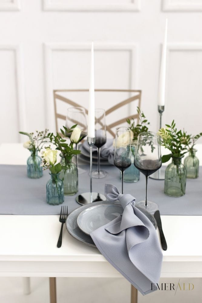 Pilkas stalo takelis