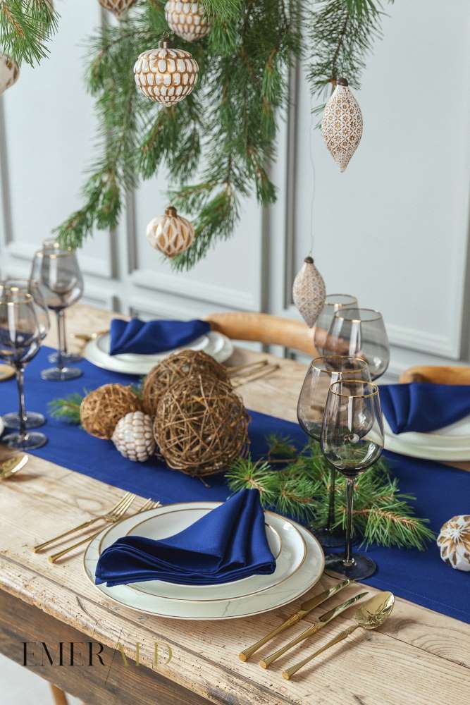 Kaledinis melynos spalvos stalo takelio komplektas 